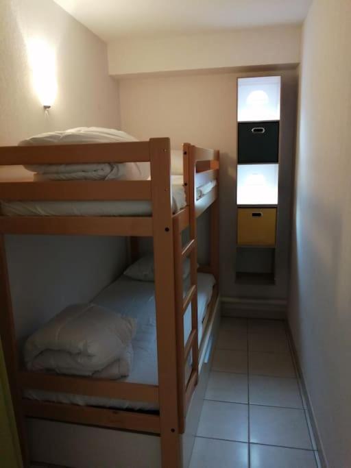 Le Soleil D Eugenie Appartement Dans Residence Avec Piscine Commune Pres De Carcassonne Olonzac Eksteriør bilde