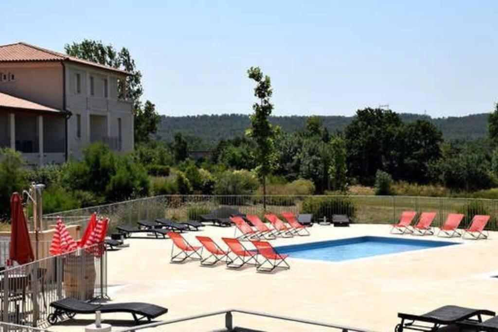 Le Soleil D Eugenie Appartement Dans Residence Avec Piscine Commune Pres De Carcassonne Olonzac Eksteriør bilde
