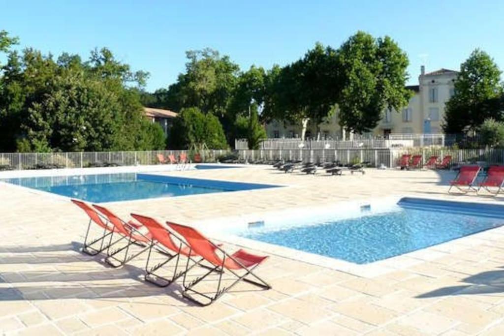 Le Soleil D Eugenie Appartement Dans Residence Avec Piscine Commune Pres De Carcassonne Olonzac Eksteriør bilde
