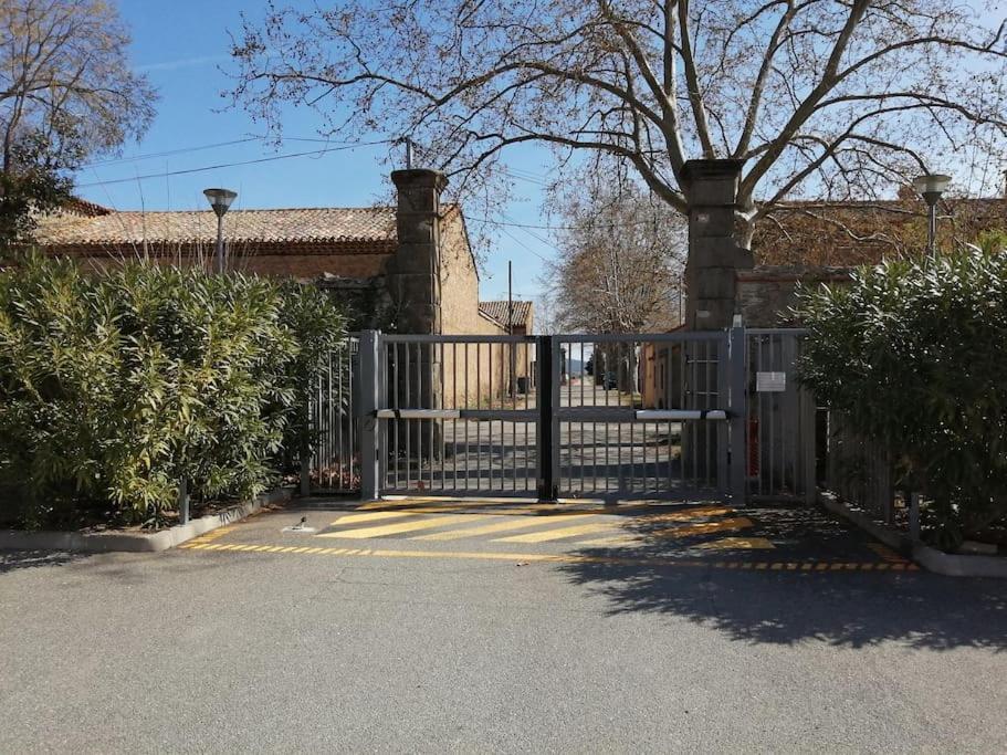 Le Soleil D Eugenie Appartement Dans Residence Avec Piscine Commune Pres De Carcassonne Olonzac Eksteriør bilde