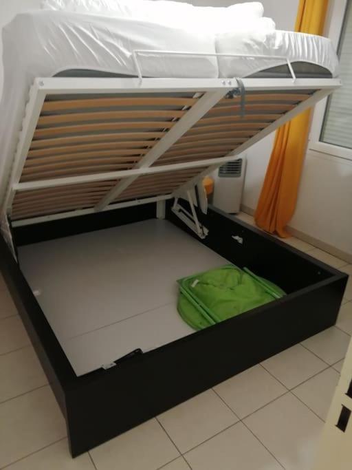 Le Soleil D Eugenie Appartement Dans Residence Avec Piscine Commune Pres De Carcassonne Olonzac Eksteriør bilde