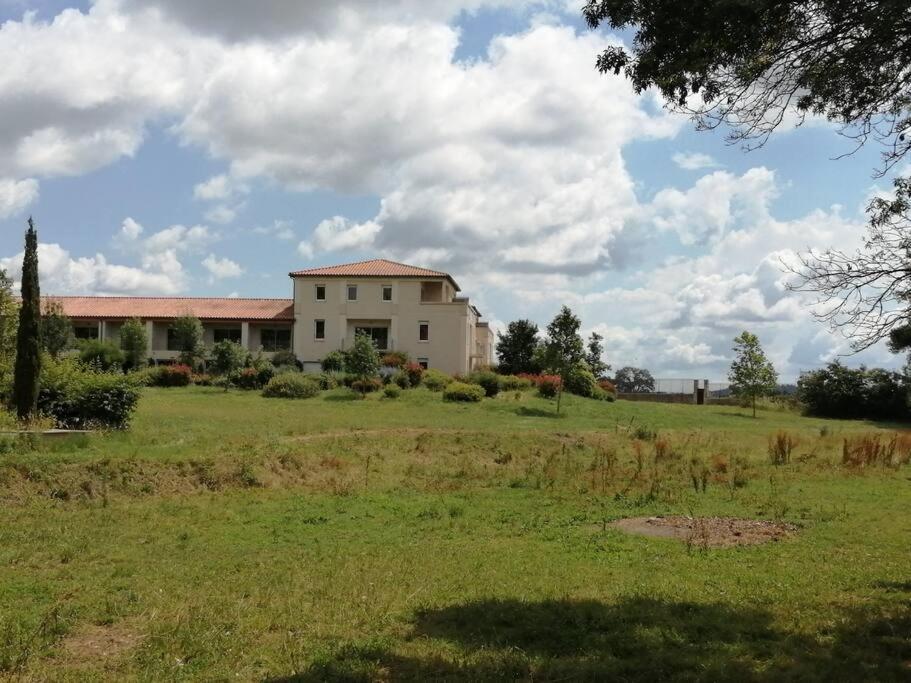 Le Soleil D Eugenie Appartement Dans Residence Avec Piscine Commune Pres De Carcassonne Olonzac Eksteriør bilde