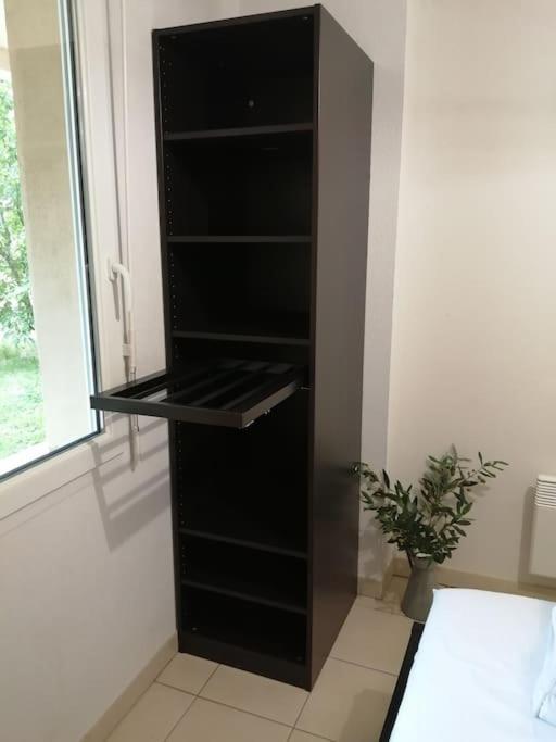 Le Soleil D Eugenie Appartement Dans Residence Avec Piscine Commune Pres De Carcassonne Olonzac Eksteriør bilde